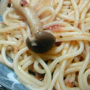 イタリアントマトとツナのピリ辛パスタ